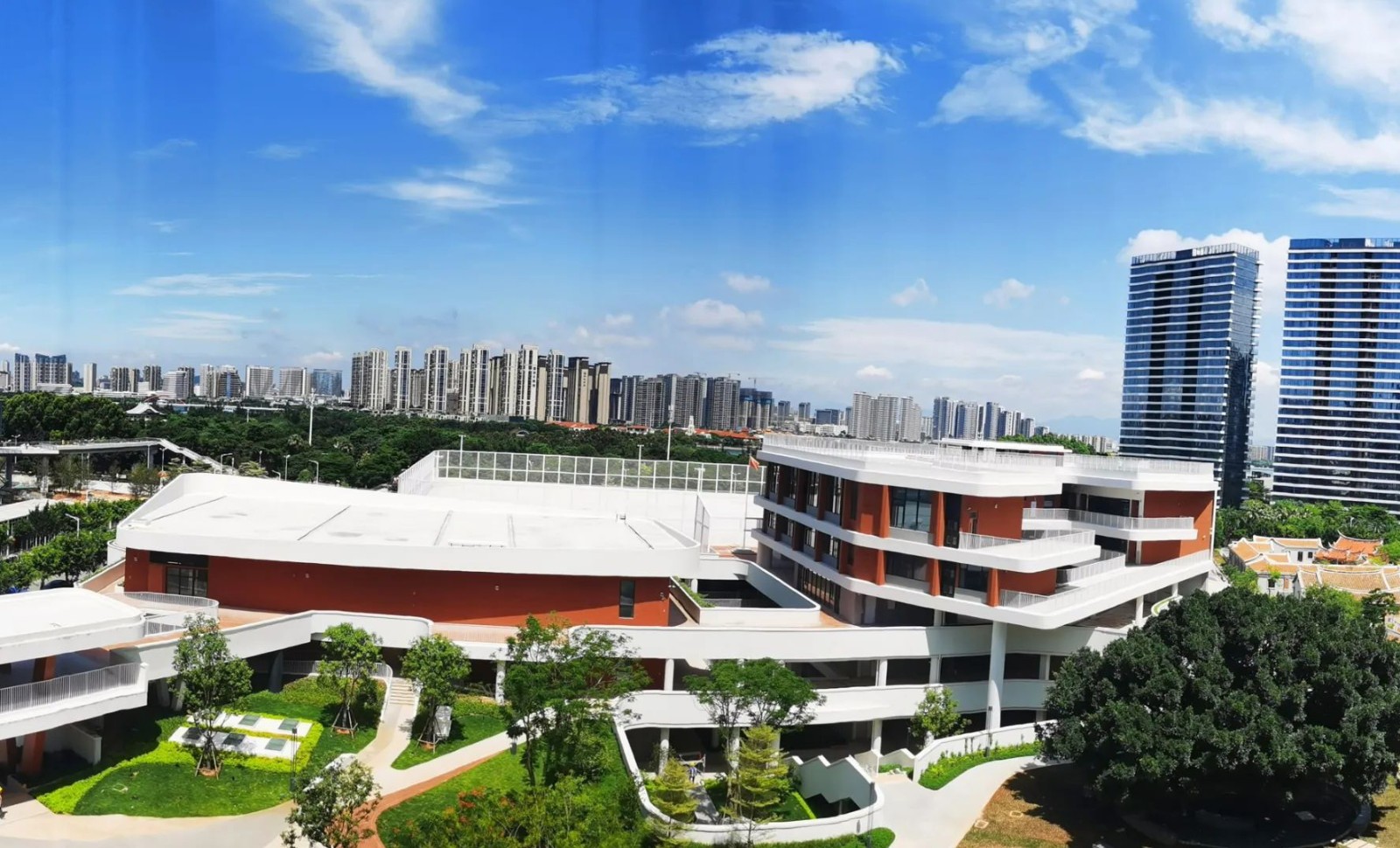 科技中学shouye.jpg